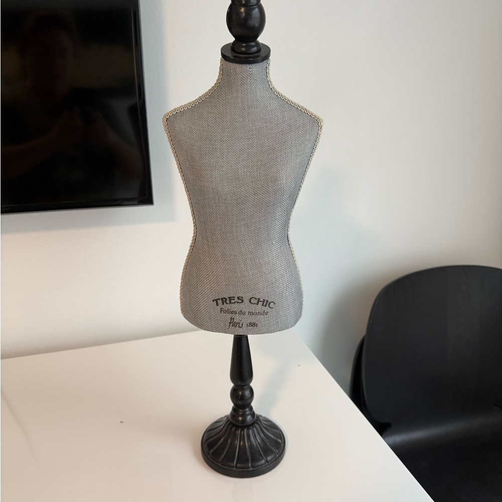 Tres Chic Mini Form Mannequin